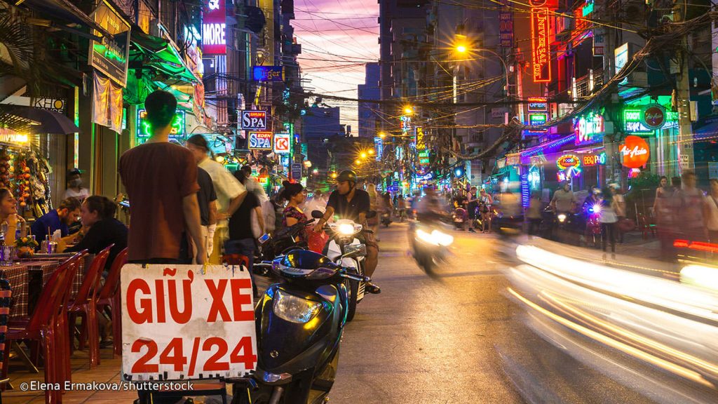 pham ngu lao backpacker's street