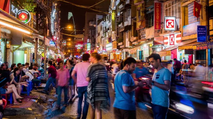 pham ngu lao backpacker's street